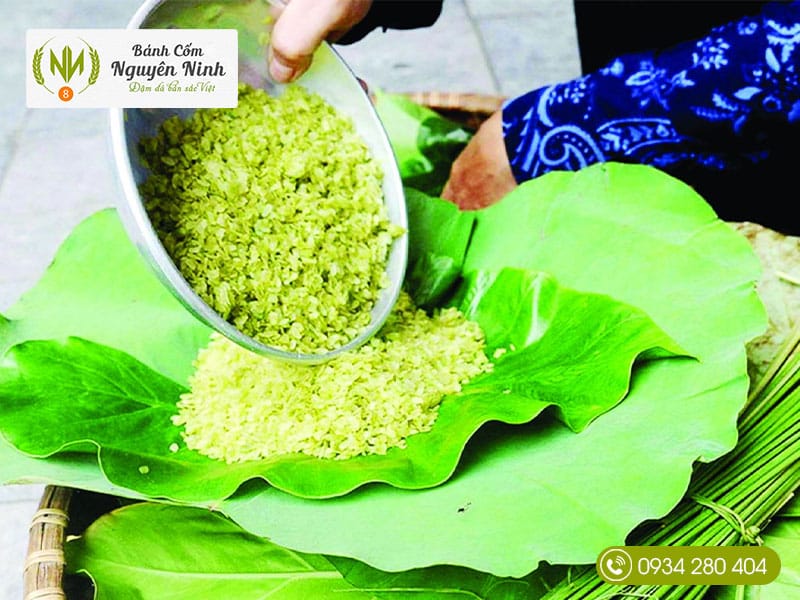 Hướng dẫn cách chế biến cốm tươi làng Vòng 
