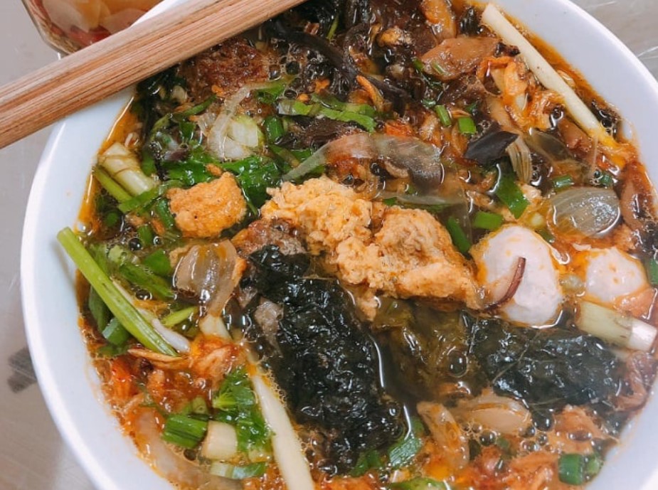 Bánh đa cua Hải Phòng - Hương Vị Đặc Trưng Khó Quên Của Đất Cảng 5 Bánh đa cua Hải Phòng - Hương Vị Đặc Trưng Khó Quên Của Đất Cảng