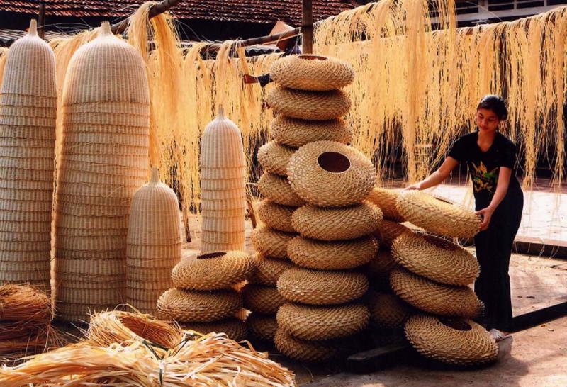 Hà Nội có đặc sản gì làm quà? Những Đặc Sản Hà Nội Làm Quà Biếu Ý Nghĩa 18 Sản phẩm thủ công mỹ nghệ giảm “sức hút”, vì sao? - Nhịp sống kinh tế Việt Nam & Thế giới
