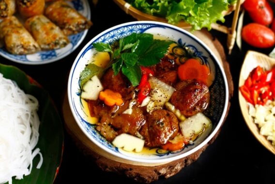 Bún chả Hà Nội - #6 quán ngon được lòng thực khách