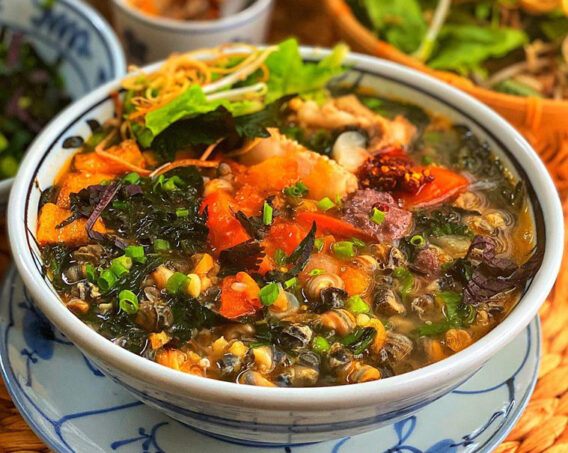 Món Ngon Hà Nội - Những Món Ăn Kinh Điển Giữa Đêm Khuya 9 Bun Oc Ha Noi