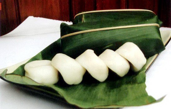 Mua Gì Làm Quà Ở Hà Nội? Những Đặc Sản Không Thể Bỏ Qua 16 Nức mũi với dẻo thơm bánh dày Quán Gánh, Nhị Khê - Hà Nội