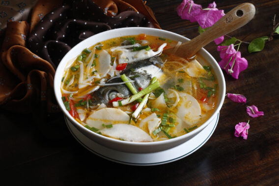 Món Ngon Mỗi Ngày Miền Bắc Hương Vị Đặc Sắc và Cách Nấu Đơn Giản 3 Canh măng chua với nước dùng thanh mát là món ăn được nhiều gia đình miền Bắc yêu thích