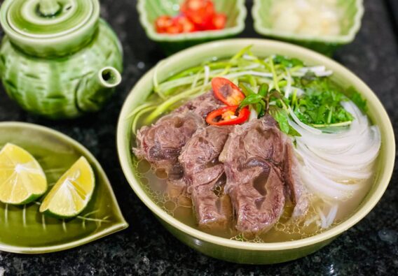 Món Ngon Hà Nội Khám Phá Những Đặc Sản Nổi Tiếng Của Thủ Đô 4 pho bo ha noi