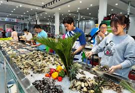 Những món ngon Rạch Giá nhất định phải thử khi đến Kiên Giang 4 Khay hải sản tươi sống tại khu lấn biển Rạch Giá