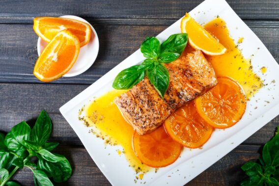 Món ngon cho bé 5 tuổi ăn với cơm gợi ý thực đơn mẹ nào cũng nên biết! 3 Thịt cá hồi mềm ngọt, béo ngậy kết hợp với sốt cam tươi ngon, thanh mát sẽ khiến bạn mê mẩn ngay từ lần đầu thưởng thức.