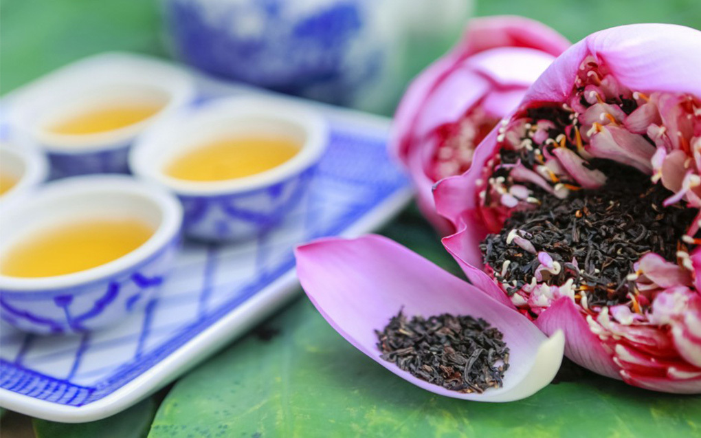 Quà Đặc Sản Hà Nội – Tinh Tủy Ẩm Thực Và Văn Hóa Thủ Đô Làm Quà Biếu Ý Nghĩa 23 Trà sen Tây Hồ - Thức uống tao nhã của người Hà Nội